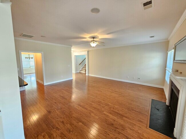 Building Photo - 1 Featherfoil Ct