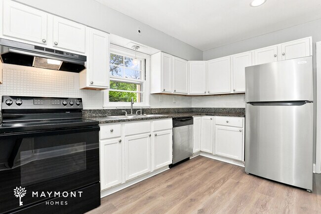 Building Photo - 4931 Fairfield Cir