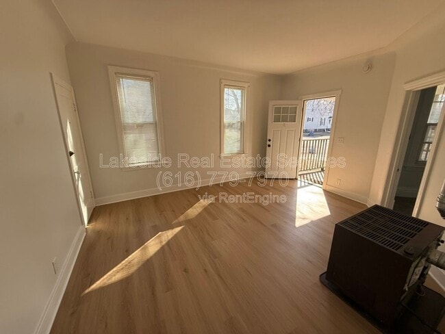 Building Photo - 1101 Dayton St SW