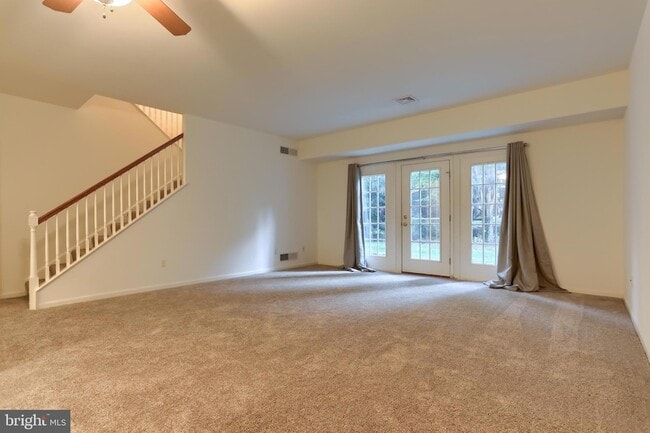 Building Photo - 712 Creekside Dr