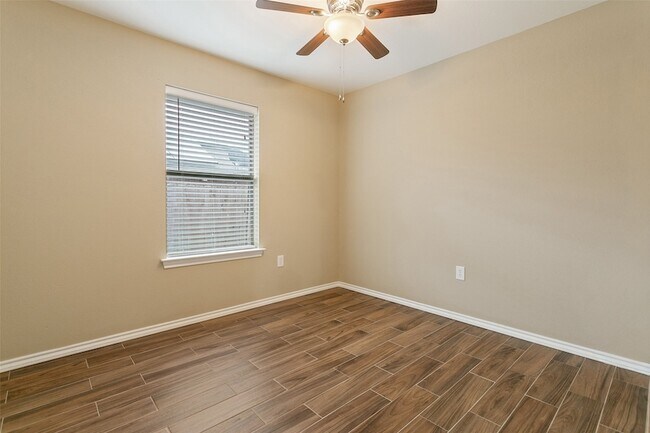 Building Photo - 608 Mesquite Dr