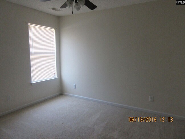 Building Photo - 208 Sterling Cross Dr