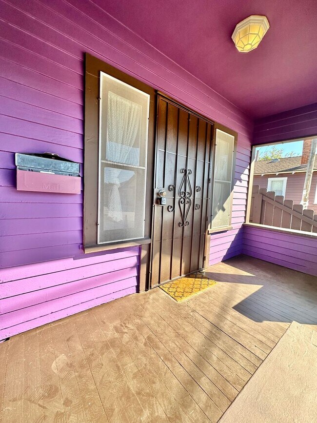 Building Photo - Beautiful Historic House in University Heights
