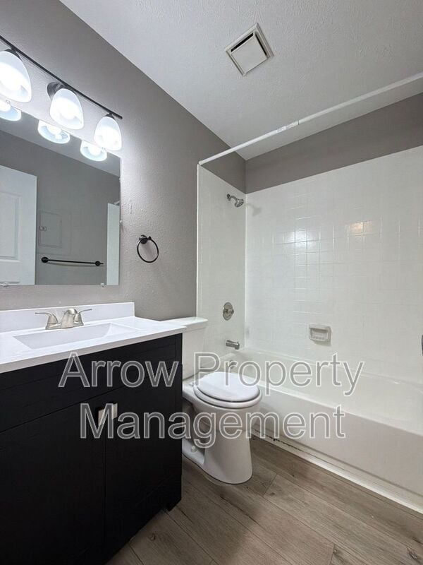 Building Photo - 922 A St