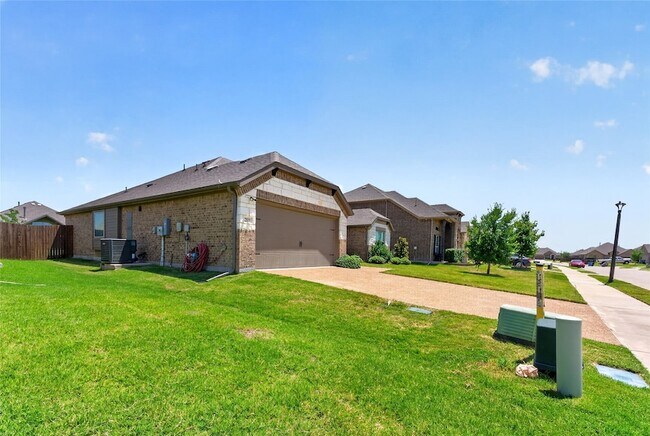 Building Photo - 2819 Diamondback Dr