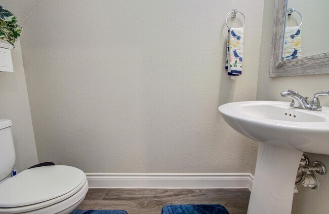 Building Photo - 10838 Bouldin Creek