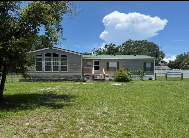 Building Photo - 3 Bedroom / 2 Bath House On An Acre