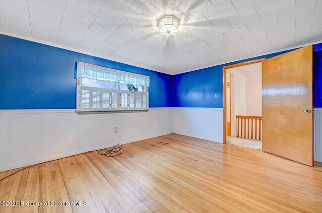 Building Photo - 454 Hickory St