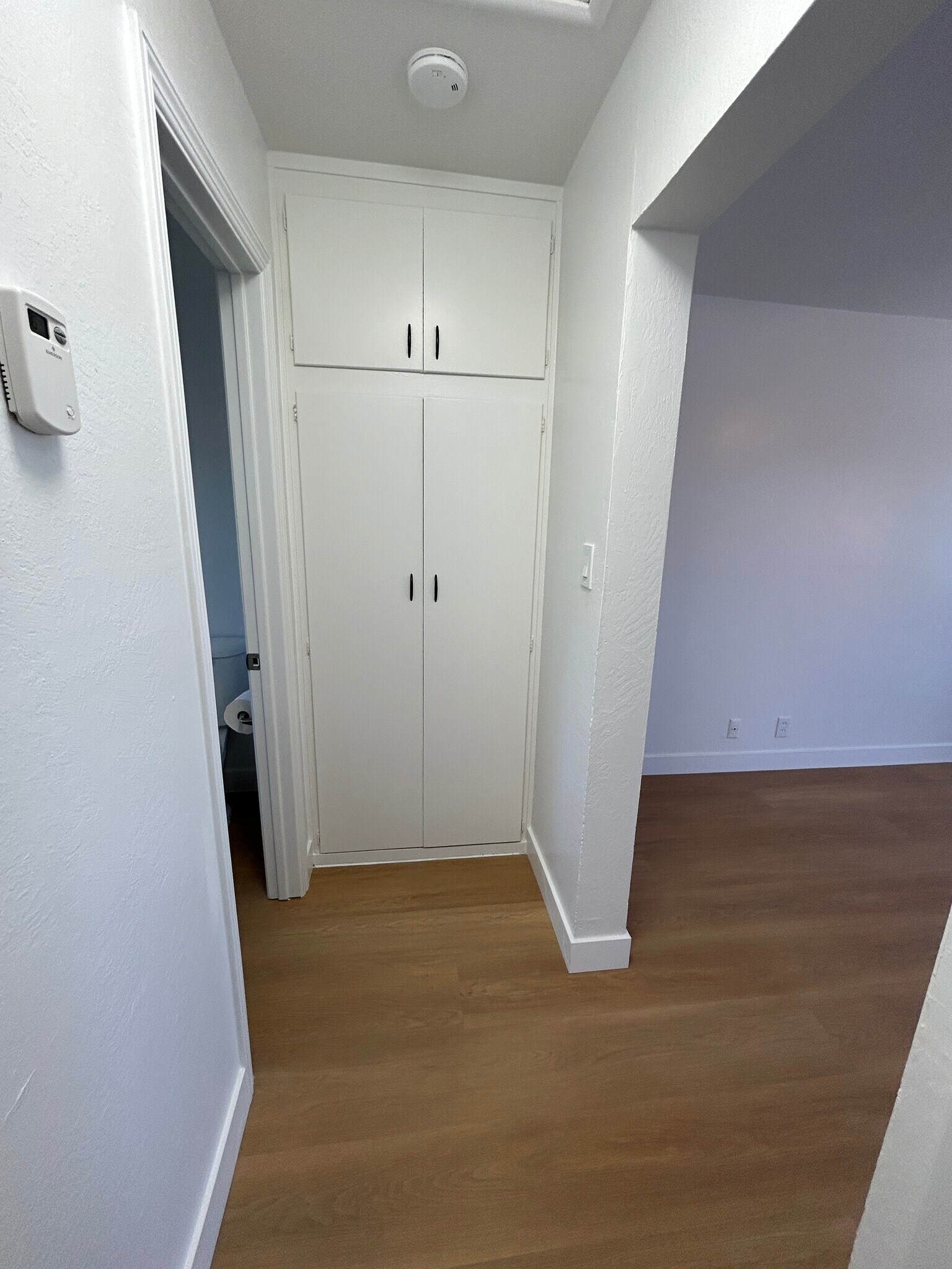 Building Photo - 574 W Hedding St