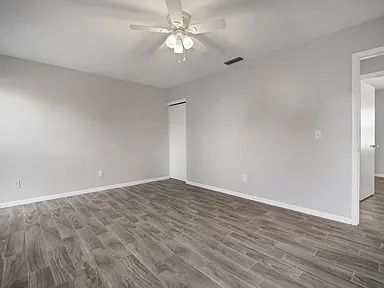 Building Photo - Beautiful Valrico Home | No Carpet + Screened Patio + Bonus Room