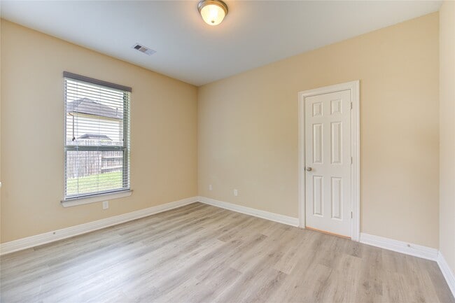 Building Photo - 5530 Mangrove Creek Ln