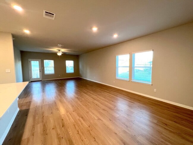 Building Photo - Two Story 5 bedrooms and 3 bath home for rent, Solar Panels, EV Charge Ready, in a quiet neighbor...