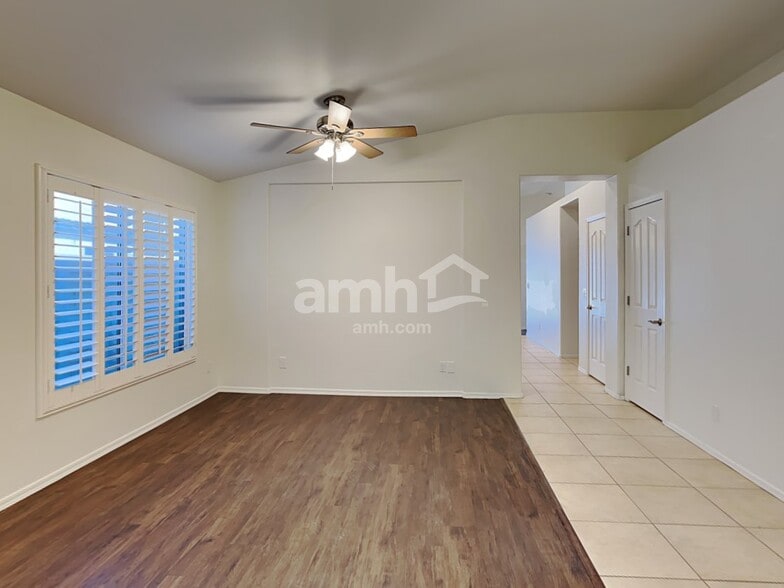 Building Photo - 9810 E Kiva Ave