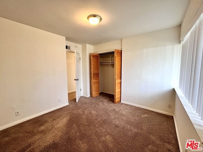 Building Photo - 6308 Villa Rosa Dr