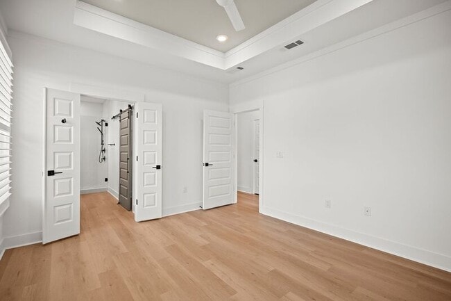 Building Photo - 440 S F St