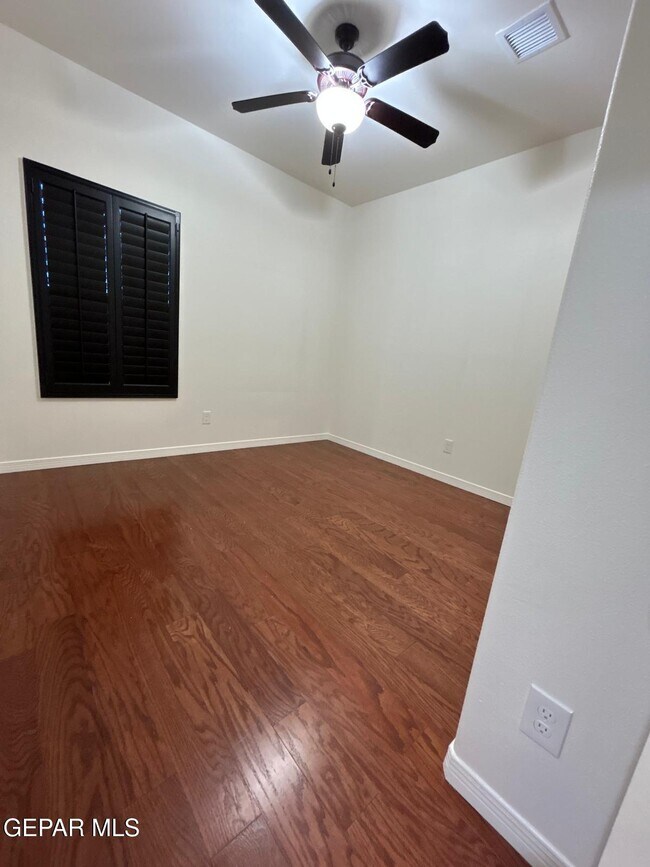 Building Photo - 7349 Skyrocket Dr