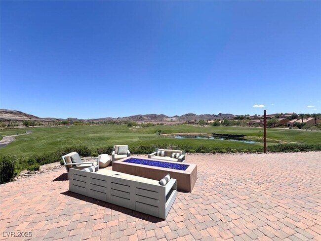 Building Photo - 74 Contrada Fiore Dr