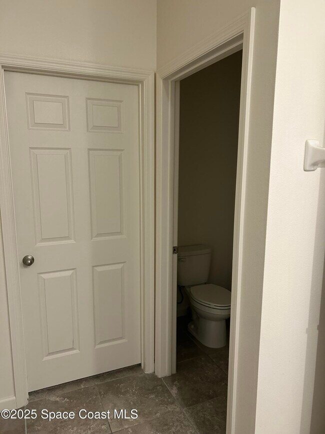 Building Photo - 165 Sorrento Dr