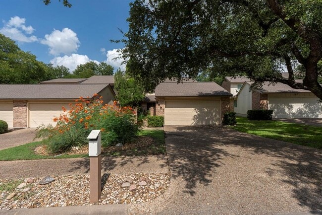 Building Photo - 8301 Greenslope Dr