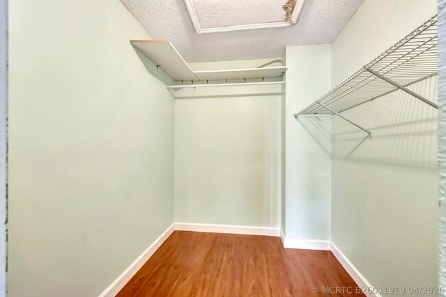Building Photo - 351 Club Cir