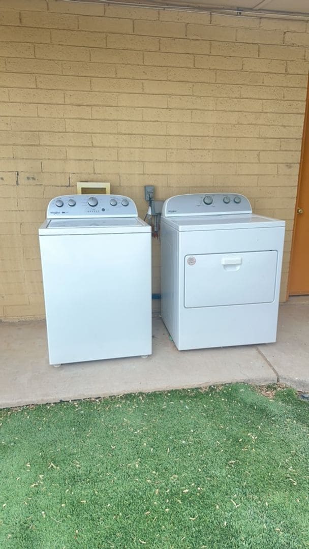 Building Photo - $1,250 For Lease-1 Bedroom-1 Bath Apt in Triplex With Private Yard-Washer & Dryer in Phoenix 85008 !