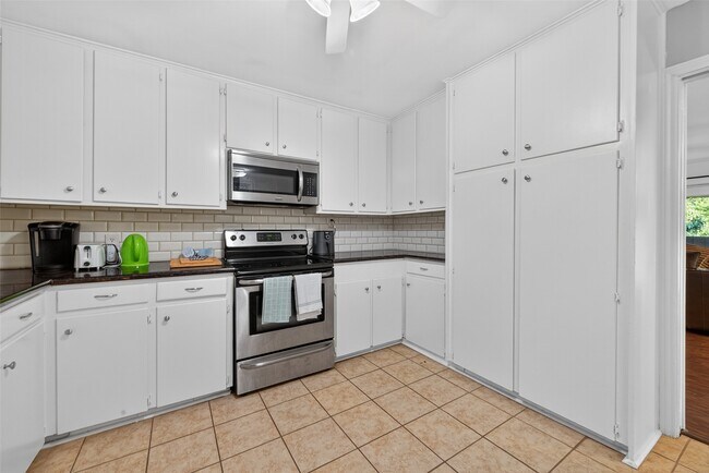 Building Photo - 6307 Crab Orchard Rd