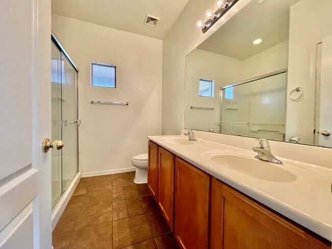 Building Photo - 14559 S Camino Larga Vista
