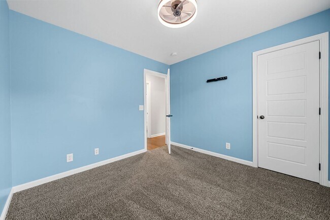 Building Photo - Stylish One-Level Home with 3 Bedrooms, 2 ...