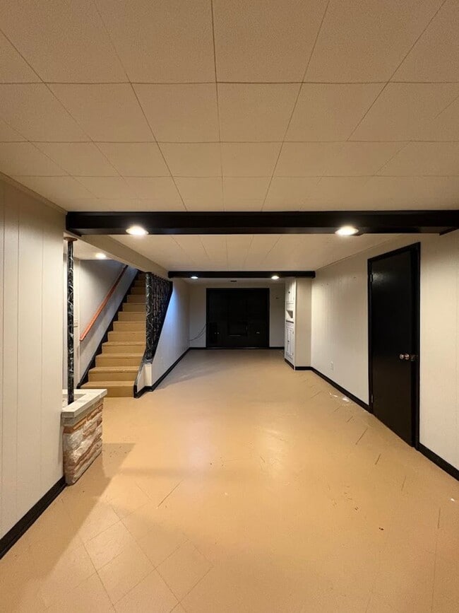 Building Photo - Three bedroom two bathroom single story home for rent