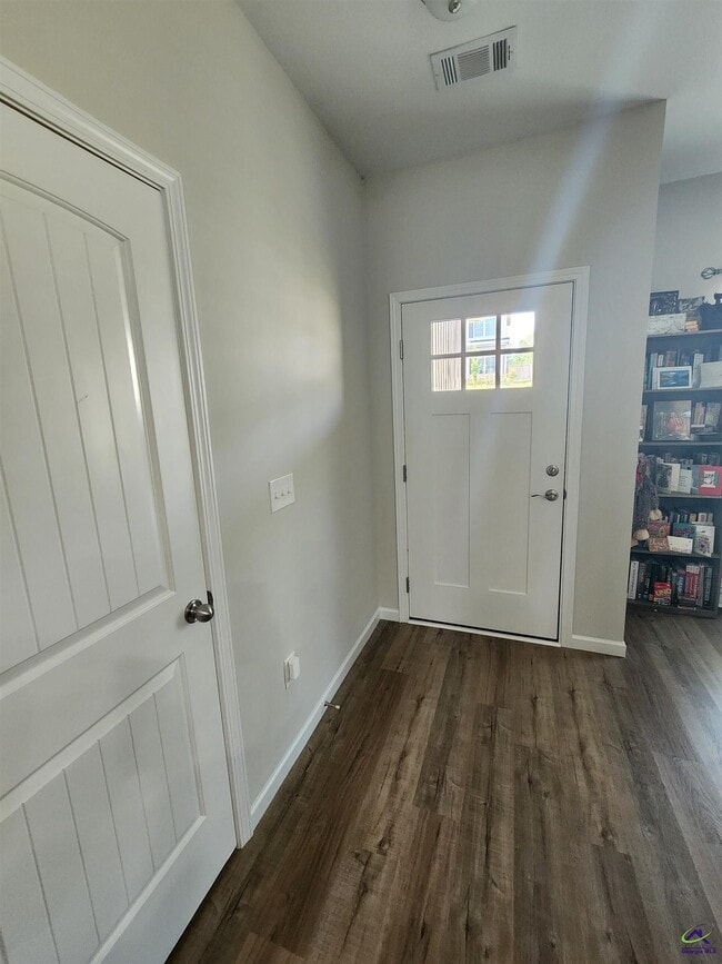 Building Photo - 415 Haddenham Ct