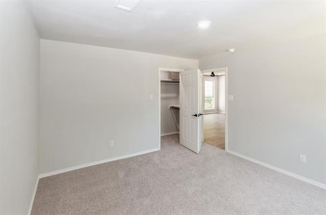 Building Photo - 1402 Belaire Dr