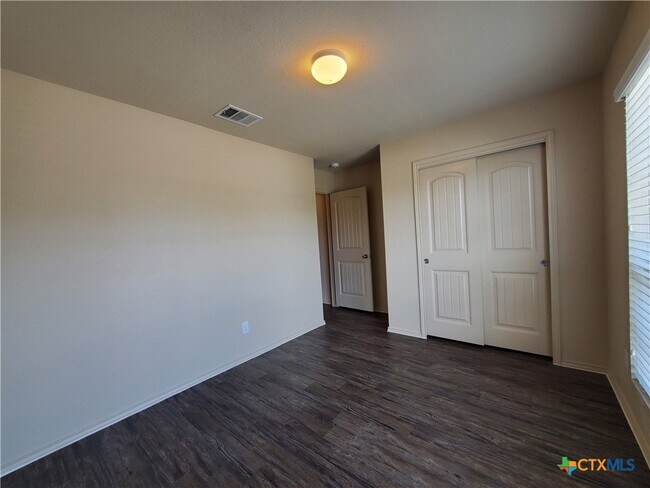 Building Photo - 1536 Gateshead Dr