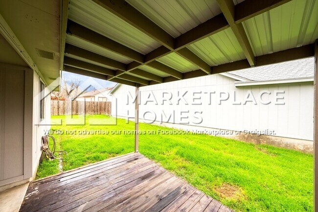 Building Photo - 1001 Greenbriar Loop