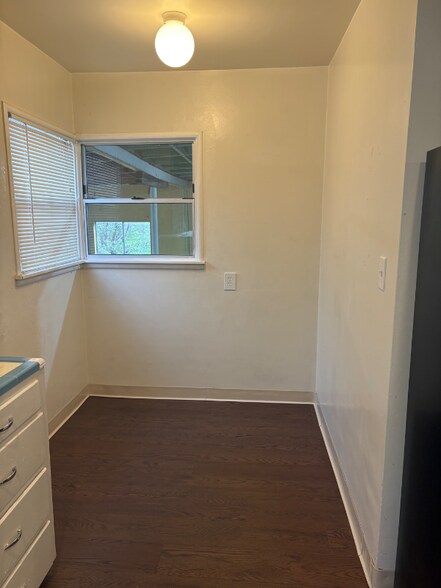 Building Photo - 420 Milnes Rd