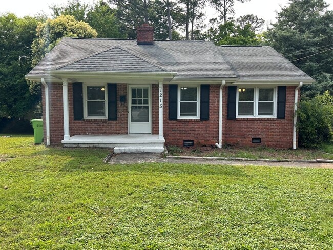 Building Photo - 4 Bedroom | 3 Bathroom Raleigh Home with F...