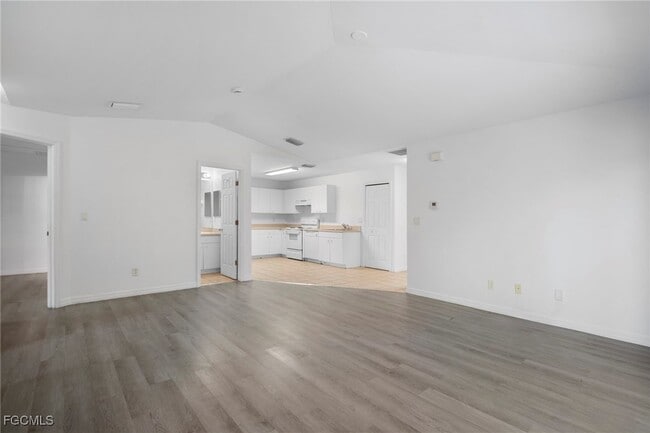 Building Photo - 4646 15th St SW