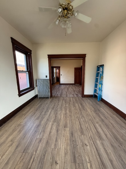 Building Photo - 329 Taylor Ave