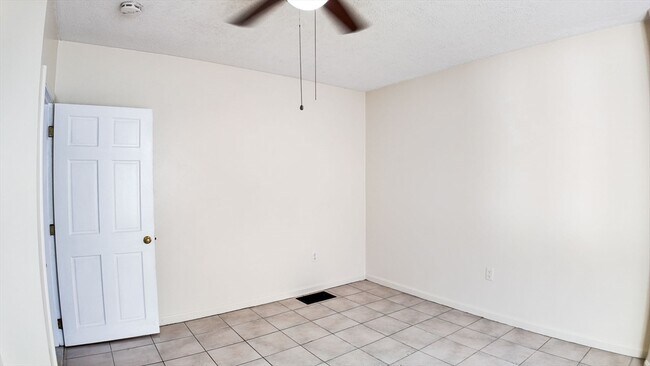 Building Photo - 61 Thomas St