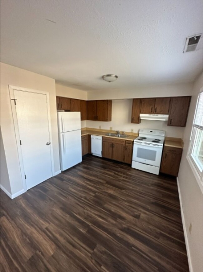 Building Photo - 2520 Leeper Dr