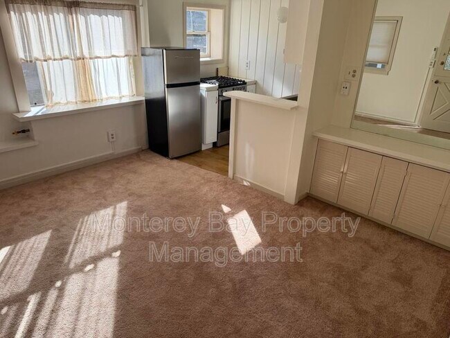 Building Photo - 332C Central Avenue