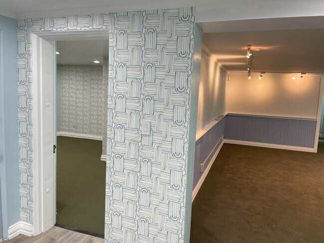 Building Photo - Downing St.