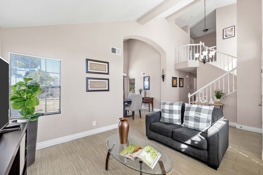 Building Photo - 2813 Sandstone Ct