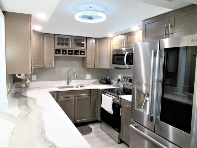 Building Photo - Waterfront 2/2 Furnished SEVEN month rental 55+ 8th Floor Point Brittany