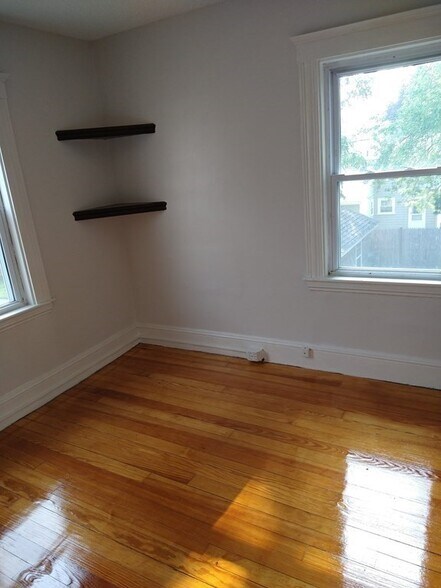 Building Photo - 25 Bayard St