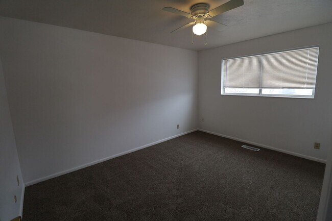 Building Photo - 312 W 450 N St