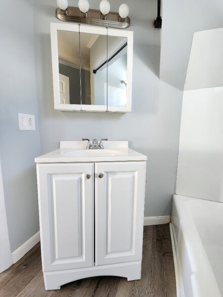 Building Photo - 72 Pier St