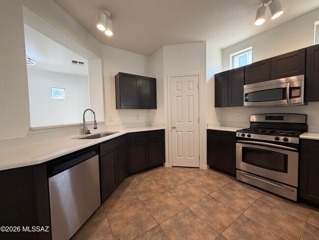 Building Photo - 37 W Camino Rancho Palomas