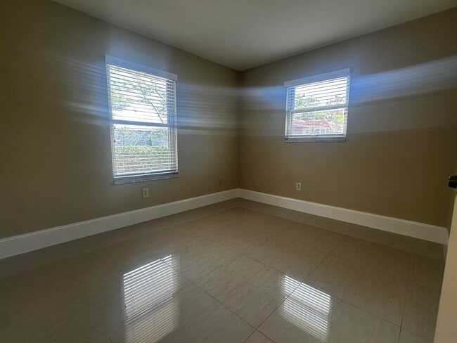 Building Photo - 3500 Lake Ave