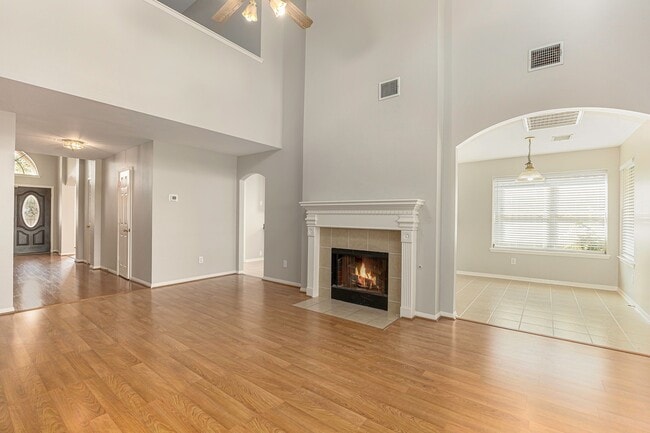 Building Photo - 3603 Beacon Hill Dr