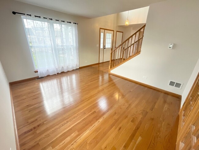 Building Photo - 1814 Van Dyke Ln